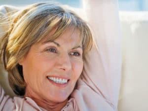 Болки в ставите при менопауза – защо се появяват и как да облекчим дискомфорта естествено?