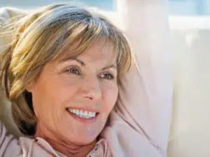 Болки в ставите при менопауза – защо се появяват и как да облекчим дискомфорта естествено?